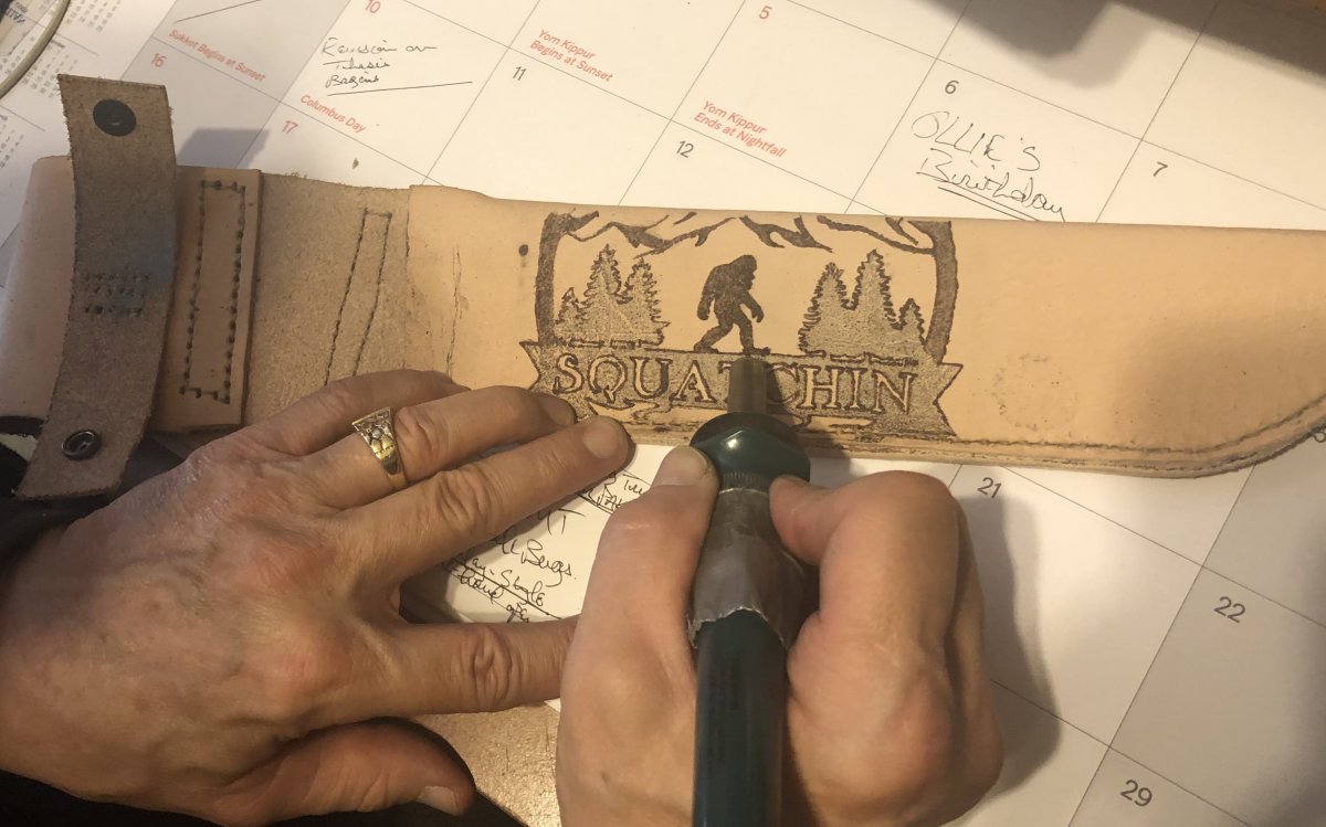 Leatherworking Made Easy: Learn Simple Leather Crafting Techniques and Turn Them into Professional Projects